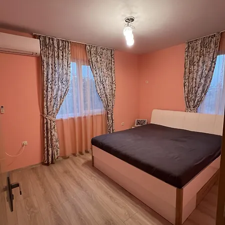 Euro House בורגאס